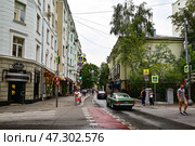Город Москва, улица Малая Бронная (бывший доходный дом Смирновского) (2024 год). Редакционное фото, фотограф Александр Тараканов / Фотобанк Лори