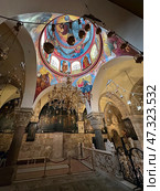 Interior of the Church of the Holy Sepulcher (2024 год). Редакционное фото, фотограф Irina Opachevsky / Фотобанк Лори