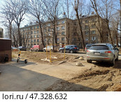 Пятиэтажный двухподъездный кирпичный жилой дом гостиничного типа серии II-34, 1962 года постройки. 9-я Парковая улица, 66, строение 2. Район Северное Измайлово. Москва. Редакционное фото, фотограф lana1501 / Фотобанк Лори