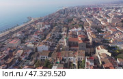 Drone view of the small seaside Catalan town of Vilassar de Mar, Spain. Стоковое видео, видеограф Яков Филимонов / Фотобанк Лори