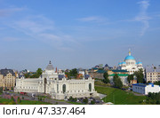 Вид на Казань со смотровой площадки в Казанском кремле (2020 год). Редакционное фото, фотограф Алексей Иванов / Фотобанк Лори