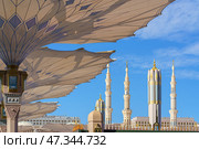 Al-Madinah al-Munawwarah, Saudi Arabia - Mar 09 2023, 4k, Main mosque of the Prophet Muhammad Al-Masjid an-Nabawi, Al-Madinah al-Munawwarah, Saudi Arabia. Стоковое фото, фотограф Сергей Богомяко / Фотобанк Лори