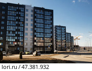 Высотные дома нового района с развитой инфраструктурой. Редакционное фото, фотограф Ольга Дубровская / Фотобанк Лори