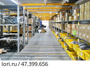 Склад с автомобильными запасными частями. Храниние, продажа автозапчастей, склад. Редакционное фото, фотограф Терехова Марина / Фотобанк Лори