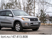 KRASNOYARSK, RUSSIA - December 13, 2024: Silver Toyota RAV4. Редакционное фото, фотограф Плотников Дмитрий / Фотобанк Лори