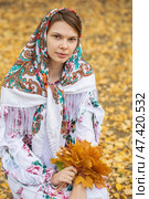 Russian beauty - young beautiful woman in a traditional headscarf. Стоковое фото, фотограф Андрей Аркуша / Фотобанк Лори