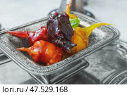 A colorful assortment of Churchella oriental treats on a decorative tray. Ramadan, Uraza Bayram. Стоковое фото, фотограф Оксана Медведева / Фотобанк Лори