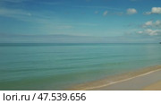 Aerial video of deserted beach and calm sea. Стоковое видео, видеограф Михаил Коханчиков / Фотобанк Лори