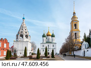 Соборная площадь Коломенского Кремля. Коломна, Московская область. Редакционное фото, фотограф Лариса Гордеева / Фотобанк Лори
