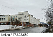 Здание Магаданского Политехнического техникума. Редакционное фото, фотограф Максим Гулячик / Фотобанк Лори