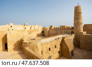 Ribat fortress Monastir in Tunisia ancient city and popular tourist destination on Mediterranean Sea. Стоковое фото, фотограф Яков Филимонов / Фотобанк Лори