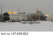 "Плотинка" (историческая плотина Городского пруда) в Екатеринбурге. Зимний вечер (2021 год). Редакционное фото, фотограф Алексей Иванов / Фотобанк Лори