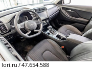 Дизайн интерьера нового автомобиля Solaris HC, панель управления, рулевое колесо, сиденья. Редакционное фото, фотограф FotograFF / Фотобанк Лори