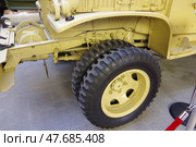 Полноприводный грузовой автомобиль GMC CCKW-352 (фрагмент). Музей военной техники, Музейный комплекс УГМК, Верхняя Пышма (2021 год). Редакционное фото, фотограф Алексей Иванов / Фотобанк Лори