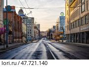 Пустая городская улица (Варварская, Нижний Новгород) Редакционное фото, фотограф Илья Старков / Фотобанк Лори