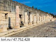 Preserved colonnade of Agora in ancient settlement of Kibyra in Turkey. Стоковое фото, фотограф Яков Филимонов / Фотобанк Лори