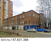 Жилой дом ( 1917 г .постройки ) на ул. Почтовая улица, дом 1, микрорайон Кучино, Балашиха, Московская область, Редакционное фото, фотограф stargal / Фотобанк Лори