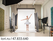 Studio portrait of a ballerina in a white tutu. Стоковое фото, фотограф Андрей Аркуша / Фотобанк Лори