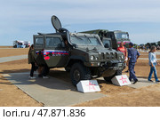 Бронированный автомобиль Рысь, модификация, «Рысь LMV M65» машина управления и разведки. Средняя Ахтуба, Волгоградская область, Россия. (2022 год). Редакционное фото, фотограф Андрей Цыганков / Фотобанк Лори