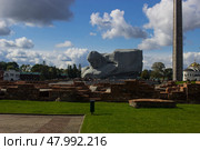 Скульптура "Мужество", Брестская крепость, Республика Беларусь (2022 год). Редакционное фото, фотограф Ирина / Фотобанк Лори