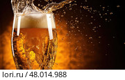 cold bubbles beer drink effervescent ai generated. Стоковое AI-изображение, AI-художник Vectorwin / Фотобанк Лори