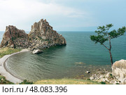 Shamanka rock, Burkhan cape, Olkhon Island in Baikal lake. Стоковое фото, фотограф Екатерина Якименко / Фотобанк Лори