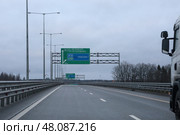 Новая платная дорога М11 Москва - Санкт-Петербург. Редакционное фото, фотограф Дмитрий Неумоин / Фотобанк Лори