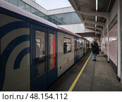 Платформа станции метро Кутузовская. Редакционное фото, фотограф Мария Сергеева / Фотобанк Лори