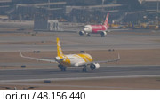 Scoot Airlines aeroplane take off (2019 год). Редакционное видео, видеограф Игорь Жоров / Фотобанк Лори