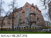 Г. Санкт-Петербург Многоквартирный жилой дом Кронверкский 67/13 Доходный дом Дальберга и Кохендерфер в стиле модерн. Редакционное фото, фотограф Алла Котова / Фотобанк Лори