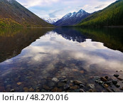 Нижнее Мультинское озеро, Усть-Коксинский район, Республика Алтай. Стоковое фото, фотограф Римма Тельнова / Фотобанк Лори