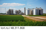 pipes ethanol plant ai generated. Стоковое AI-изображение, AI-художник Vectorwin / Фотобанк Лори