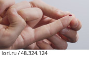 Blood Sample Collection on Finger. Стоковое видео, видеограф Илья Шаматура / Фотобанк Лори