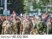 Парад Победы 9 мая, посвящённый 80-й годовщине Победы в Великой Отечественной войне, на главной площади им. М. Горького. Город Бердск, Новосибирская область, Западная Сибирь. Редакционное фото, фотограф Евгений Мухортов / Фотобанк Лори