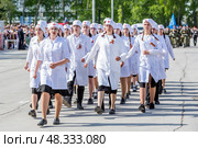 Парад Победы 9 мая, посвящённый 80-й годовщине Победы в Великой Отечественной войне, на главной площади им. М. Горького. Город Бердск, Новосибирская область, Западная Сибирь. Редакционное фото, фотограф Евгений Мухортов / Фотобанк Лори