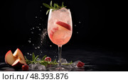 glass wine spritzer ai generated. Стоковое AI-изображение, AI-художник Vectorwin / Фотобанк Лори