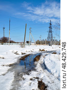 Высоковольтная одстанция во время весенней распутицы в марте. Село Шорохово. Тюменская область (2019 год). Стоковое фото, фотограф Александр Тараканов / Фотобанк Лори