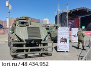 Выставка трофейной военной техники в парке ЦПКиО им. В. В. Маяковского, Екатеринбург. БТР "AT105 САКСОН". Производитель Великобритания. Редакционное фото, фотограф Vladislav_v / Фотобанк Лори