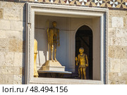 MESSINA, ITALY - NOVEMBER 06, 2018 - Decorations and golden elements of the Bell Tower of the Cathedral of Messina, Sicily. Стоковое фото, фотограф Сергей Богомяко / Фотобанк Лори