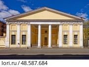 Ассигнационный банк. Западный портик, 1790. Архитектор: Джакомо Кваренги. Санкт-Петербург,  Улица Садовая, 21. Редакционное фото, фотограф Александр Селезнев / Фотобанк Лори