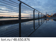 Набережная реки Рейнв Дюссельдорфе, Германия (2019 год). Стоковое фото, фотограф YuryKara / Фотобанк Лори