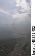 Крым, Евпатория, курорт, Чёрное море, штиль, яхты на рейде, облака, морская вода. Стоковое видео, видеограф Андрей Макаренко / Фотобанк Лори