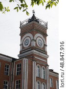 Clock Tower of the Khludov Factory, close-up. Редакционное фото, фотограф Елена Смыкова / Фотобанк Лори