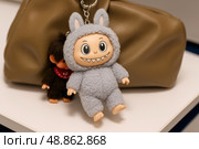 Дизайнерская игрушка labubu в стиле арт-кавай. Редакционное AI-изображение, AI-художник Башкирова Анна / Фотобанк Лори