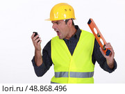 Irate builder shouting. Стоковое фото, агентство Ingram Publishing / Фотобанк Лори