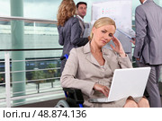 Woman thinking in wheelchair. Стоковое фото, агентство Ingram Publishing / Фотобанк Лори