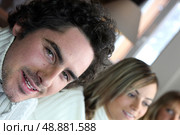 Friend enjoying informal gathering. Стоковое фото, агентство Ingram Publishing / Фотобанк Лори