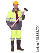 Workman with a sledgehammer. Стоковое фото, агентство Ingram Publishing / Фотобанк Лори