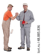 Painters forming a pact. Стоковое фото, агентство Ingram Publishing / Фотобанк Лори