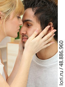 Affectionate young couple. Стоковое фото, агентство Ingram Publishing / Фотобанк Лори